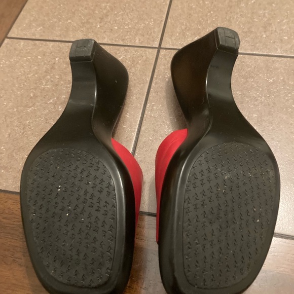 Tommy HilFiger Red Shoes - Picture 7 of 8